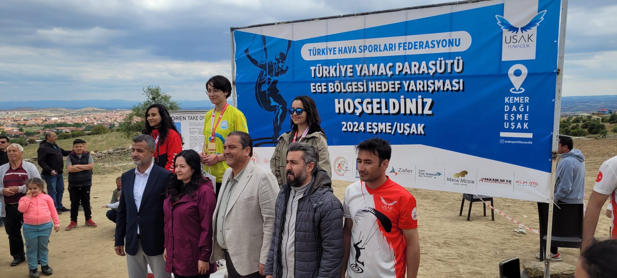 Türkiye Yamaç Paraşütü Ege Bölgesi Hedef Yarışması Uşak’ta Düzenlendi - 5