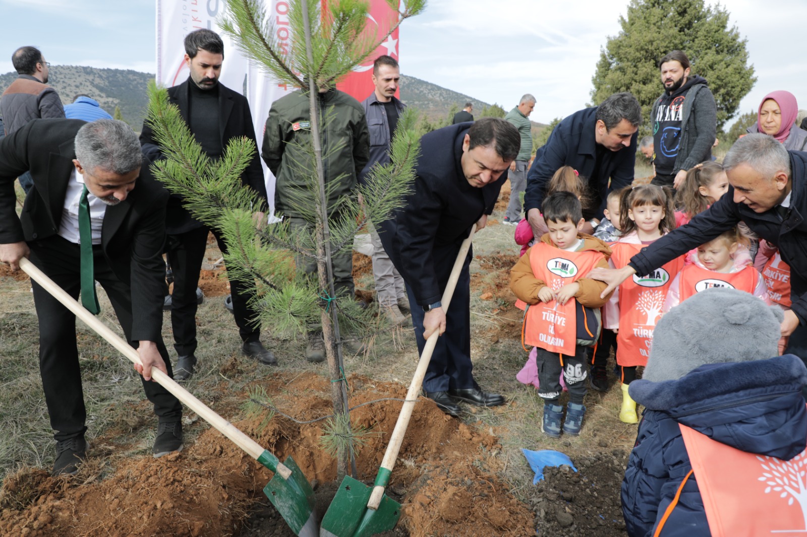 Zafer Kalkınma Ajansı Hatıra Ormanı Fidan Dikim Töreni Gerçekleştirildi - 4