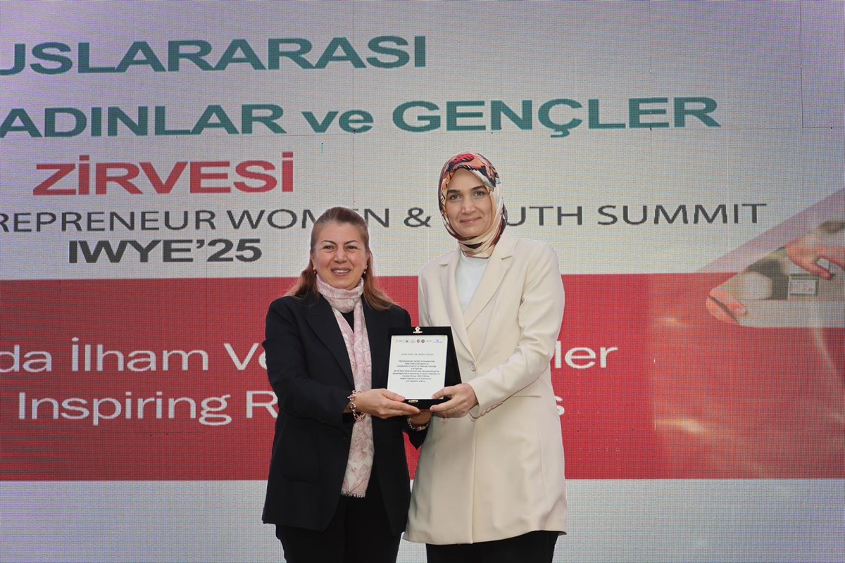 Uluslararası Girişimci Kadınlar ve Gençler Zirvesi (IWYE’25) Afyonkarahisar’da Büyük İlgi Gördü - 2