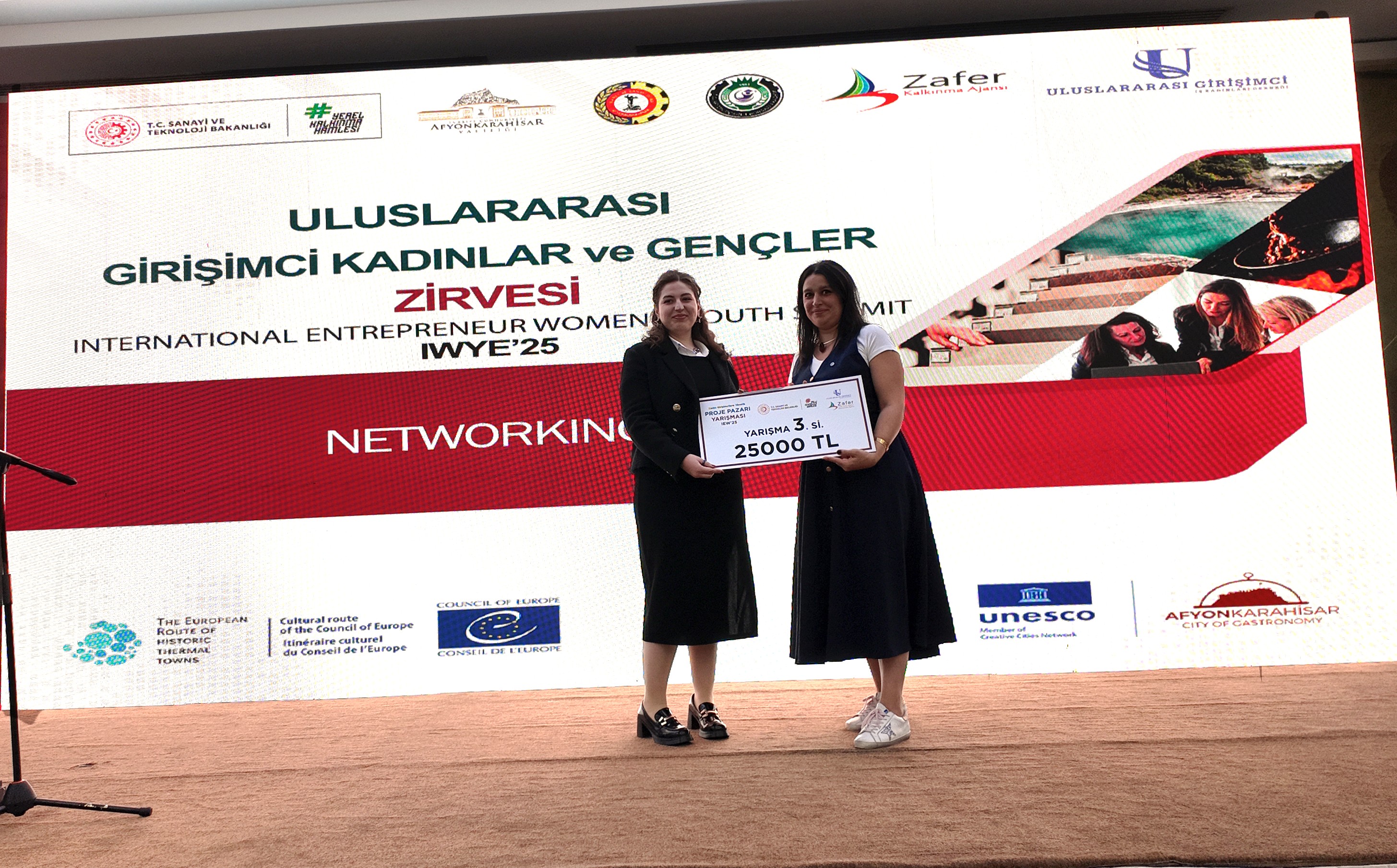 Uluslararası Girişimci Kadınlar ve Gençler Zirvesi (IWYE’25) Afyonkarahisar’da Büyük İlgi Gördü - 5